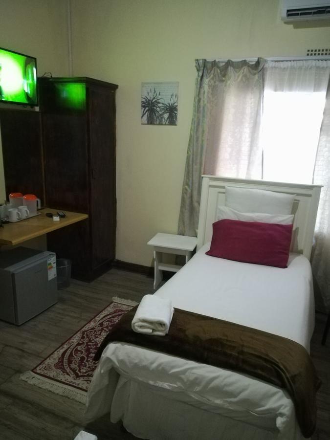 White House Lodge On Main Beaufort West Eksteriør bilde